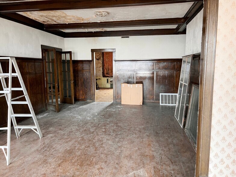 More Photos Of 704 Front St, Brainerd Storefront Retail Residential For Sale