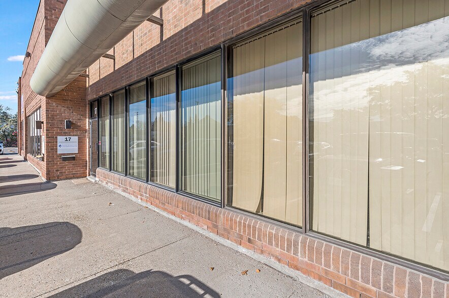 More Photos Of 5775 Atlantic Dr, Mississauga Distribution For Sale