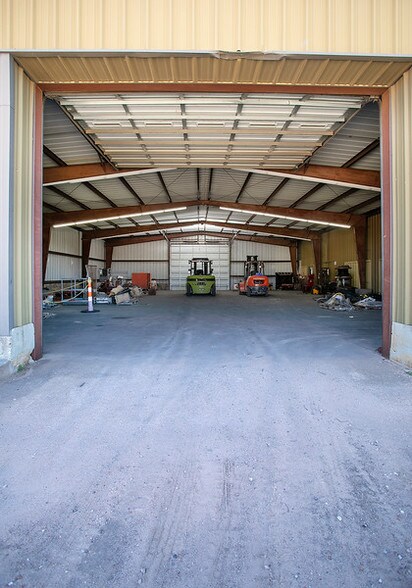 More Photos Of 6031 Fm 2767, Tyler Warehouse For Lease