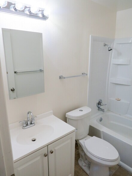 More Photos Of 7926 SE Johnson Creek Blvd, Portland Apartments For Sale
