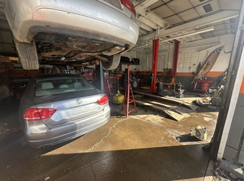 More Photos Of 1423 Park ave, Buffalo Auto Repair For Sale