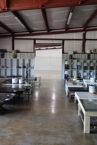 More Photos Of 5766 W US Highway 421, Wilkesboro Warehouse For Lease