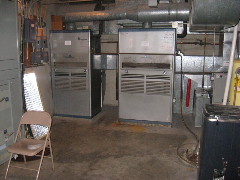 More Photos Of 311 S Main St, O'Fallon Office For Sale