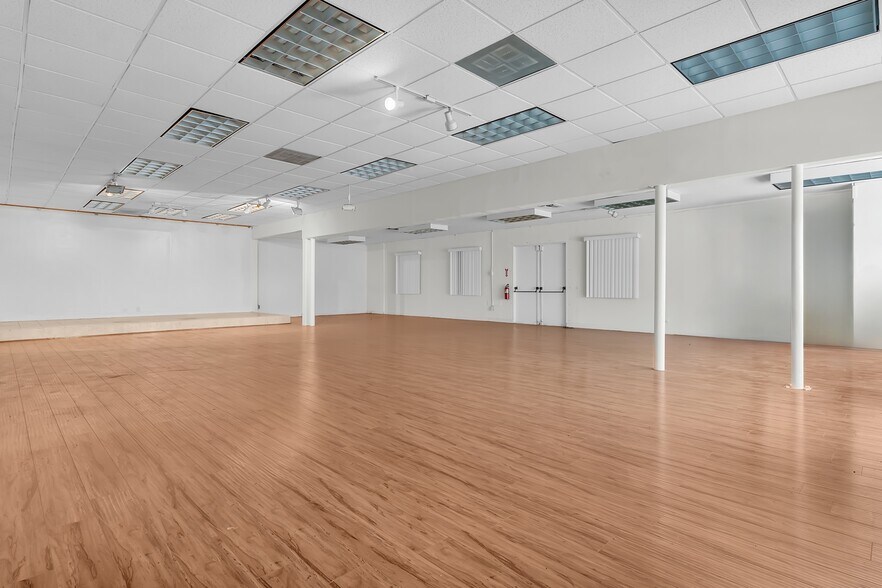 More Photos Of 9707 Flower St, Bellflower Religious Facility For Lease