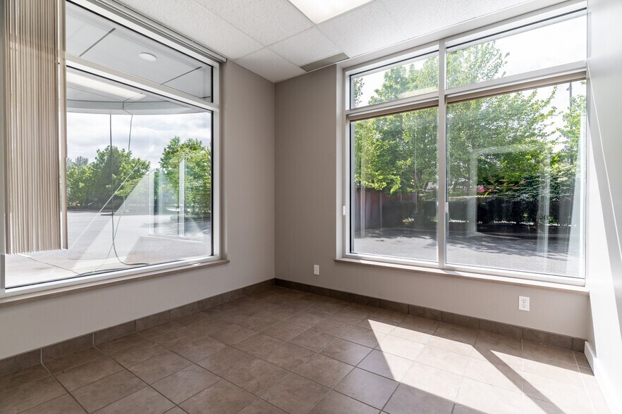 More Photos Of 5536 275 St, Langley Twp Warehouse For Lease