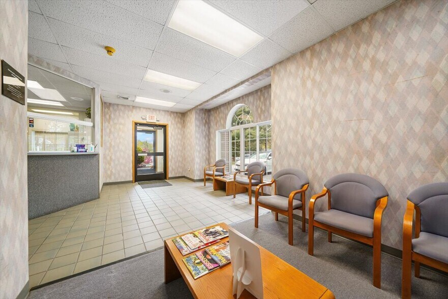 More Photos Of 468 Gidney Ave, Newburgh Medical For Sale