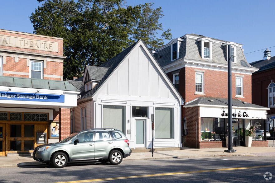 More Photos Of 292 Main St, Saco Storefront For Sale