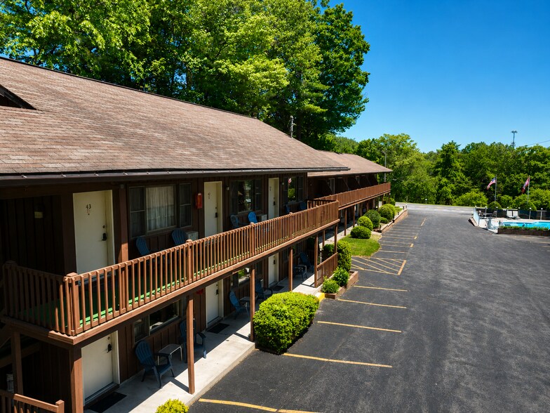 More Photos Of 1545 Us-9, Lake George Hotel For Sale