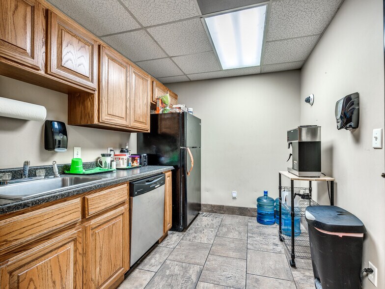 More Photos Of 321-325 N Portland Ave, Oklahoma City Unknown For Lease