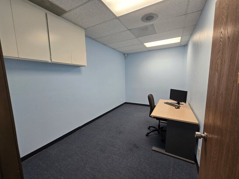 More Photos Of 15540 Rockfield Blvd, Irvine Research And Development For Lease