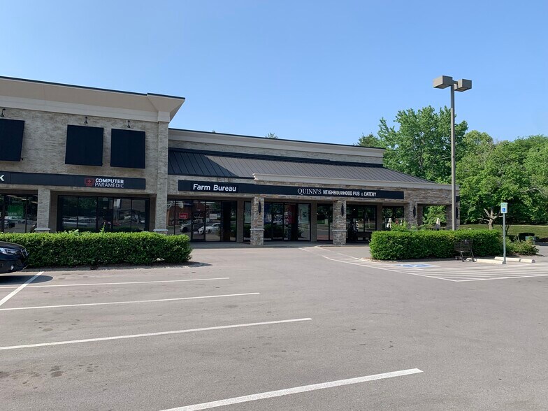 More Photos Of 1010 Murfreesboro Rd, Franklin Unknown For Lease