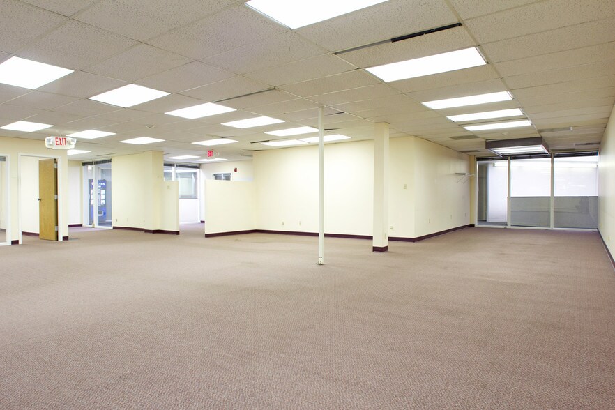 More Photos Of 11500 Olive Blvd, Creve Coeur Office For Lease