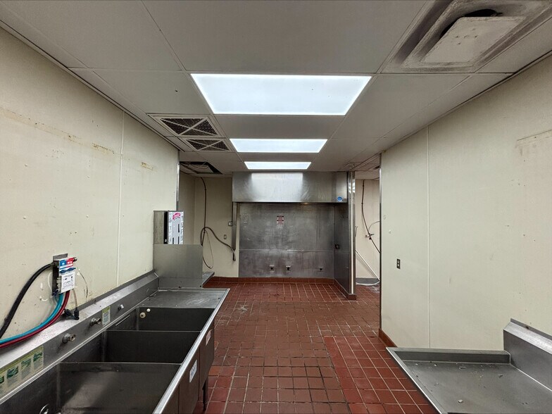 More Photos Of 935 Chuck Dawley Blvd, Mount Pleasant Fast Food For Lease