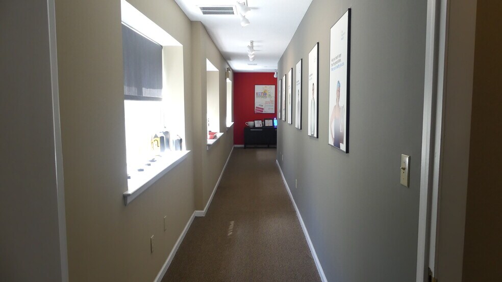 More Photos Of 23 Amity Rd, Bethany Medical For Lease