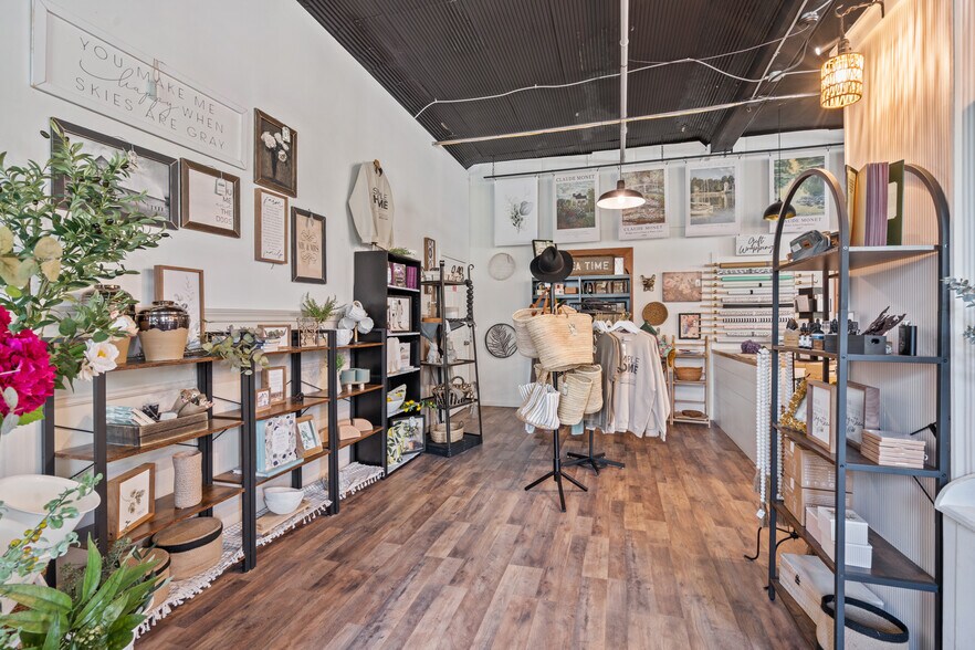 More Photos Of 500 Bridge St, Weissport Restaurant For Sale