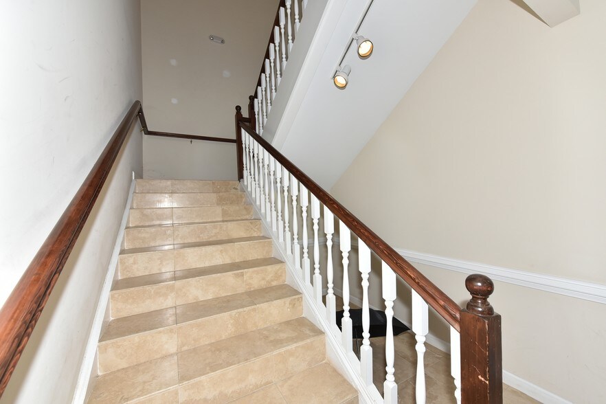 More Photos Of 3120 Medlock Bridge Rd, Peachtree Corners Light Distribution For Lease