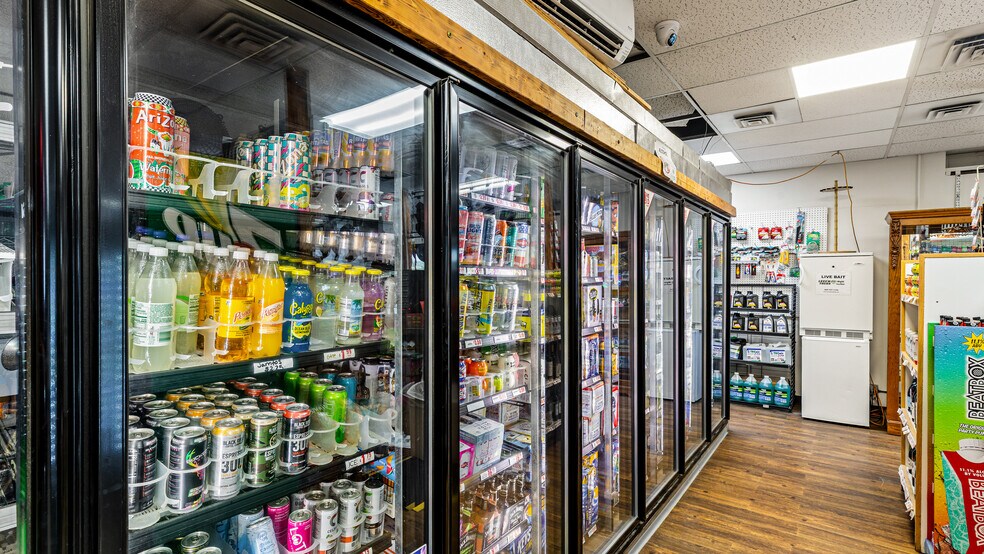 More Photos Of 1201 Main St, Thompson Falls Service Station For Sale