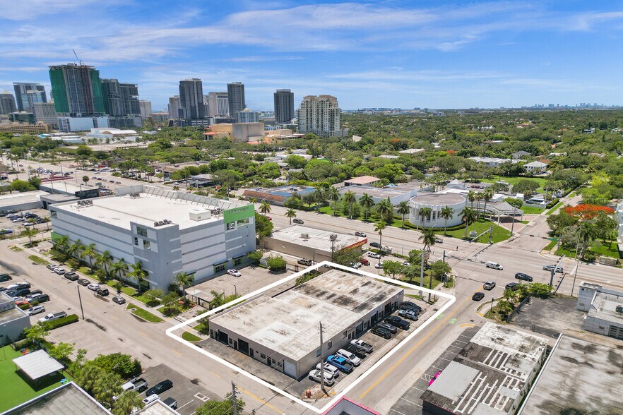 More Photos Of 828 NW 1st St, Fort Lauderdale Service For Sale