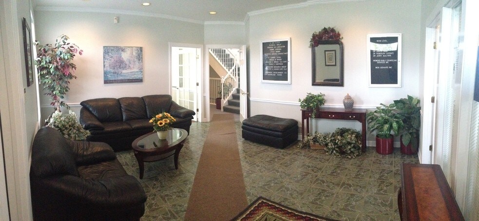 More Photos Of 1642 W Colonial Pky, Inverness Medical For Lease