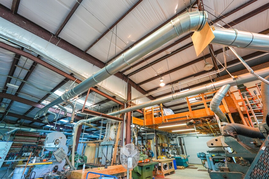 More Photos Of 7800 County Road 24, Fairhope Showroom For Sale