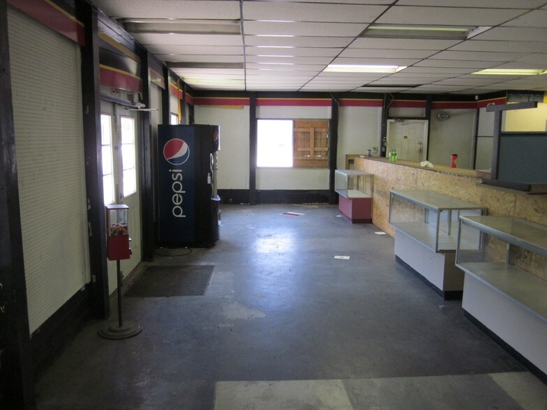 More Photos Of 15045 Maccorkle Ave, Cabin Creek Auto Repair For Sale