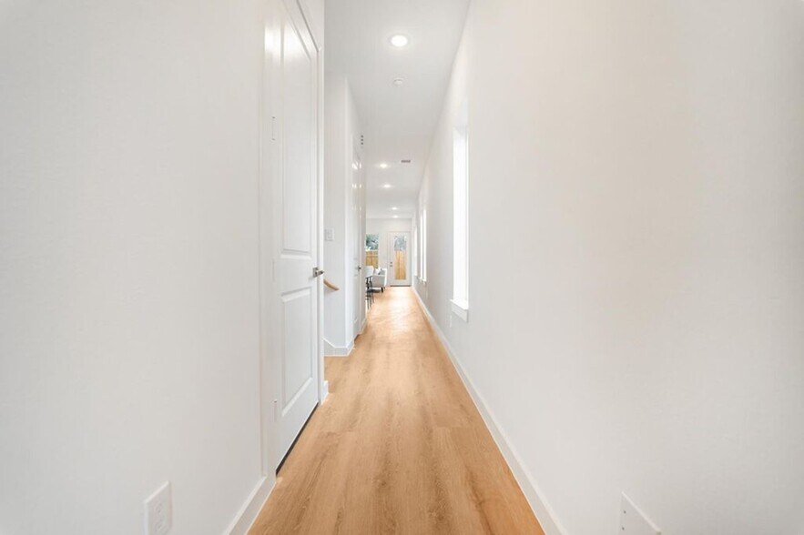 More Photos Of 7118 Eastwood st, Houston Multifamily For Sale