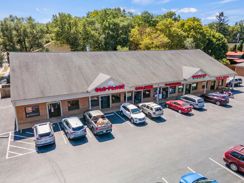 More Photos Of 239 South St, Front Royal Freestanding For Sale