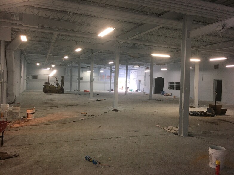 More Photos Of 445 Holton St, Sparta Warehouse For Lease