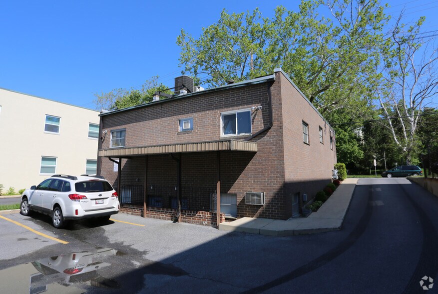 More Photos Of 168 Rollins Ave, Rockville General Retail For Sale