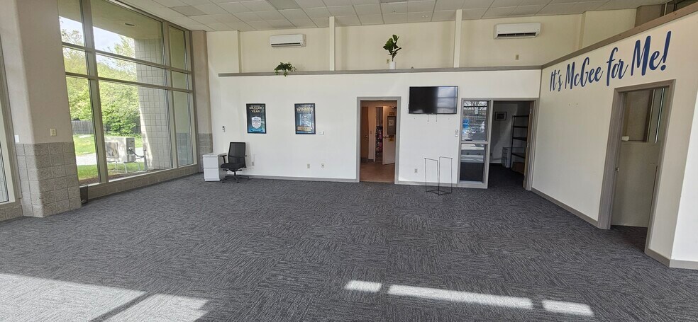 More Photos Of 160 Sykes Mountain Ave, White River Junction Auto Dealership For Sale