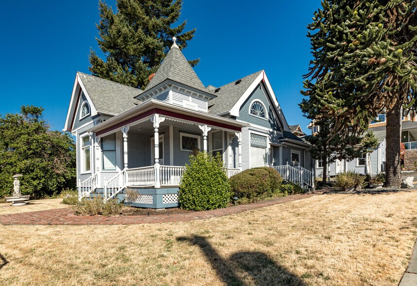 More Photos Of 1199 SE Dock St, Oak Harbor General Retail For Lease