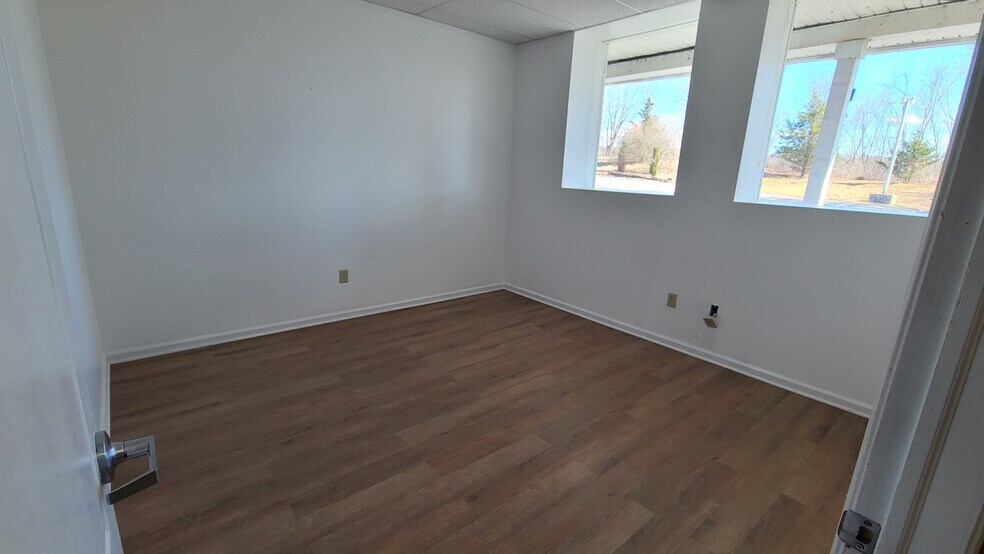 More Photos Of 149 Sawmill Ct, East Stroudsburg Office For Lease