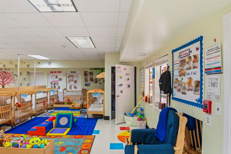 More Photos Of 83 Sugarland Run Dr, Sterling Daycare Center For Lease