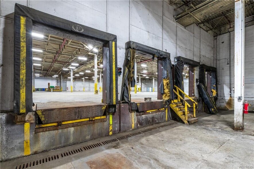 More Photos Of 1885 Harlem Rd, Buffalo Warehouse For Sale
