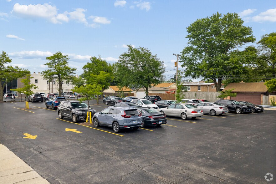 More Photos Of 7101 N Cicero Ave, Lincolnwood Office For Lease