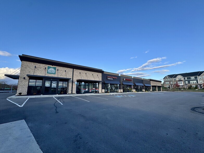 More Photos Of 4075-4089 Adair Ave, Valencia Storefront Retail Office For Lease