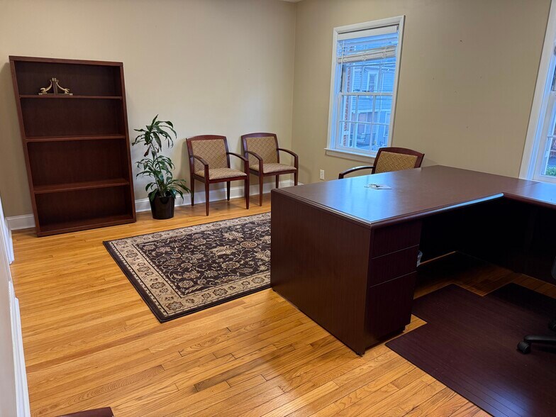 More Photos Of 92 Franklin St, Annapolis Office For Lease