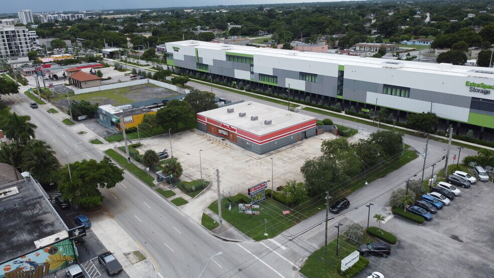 More Photos Of 17520 S Dixie Hwy, Miami Freestanding For Lease