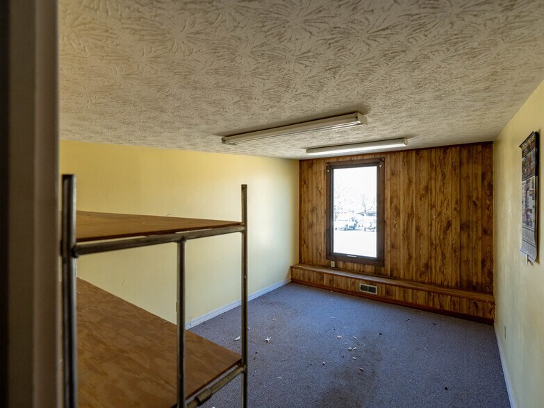 More Photos Of 3264 Broad St, Clyde Office For Sale