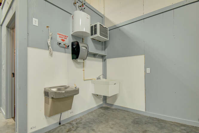 More Photos Of 22390 E 111th St, Broken Arrow Warehouse For Lease