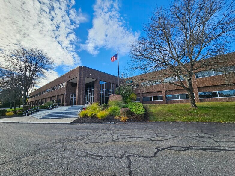 More Photos Of 295 Foster St, Littleton Flex For Lease