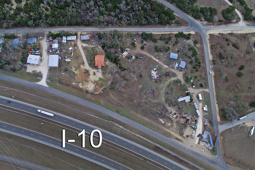 More Photos Of 3 Holiday Rd, Comfort Land For Lease