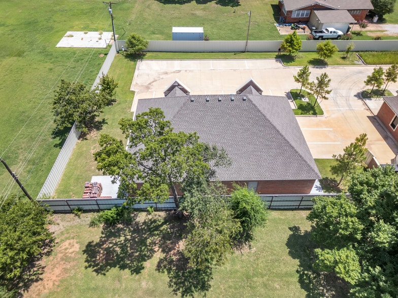 More Photos Of 207 E. Memorial Road, Oklahoma City Medical For Lease