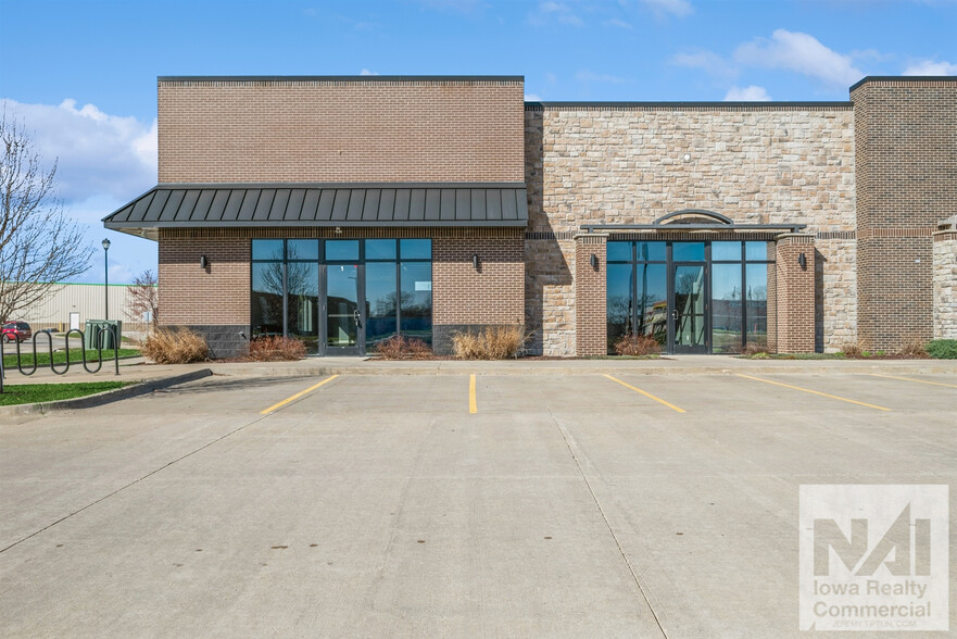 Primary Photo Of 680 Meade Dr, North Liberty Unknown For Lease