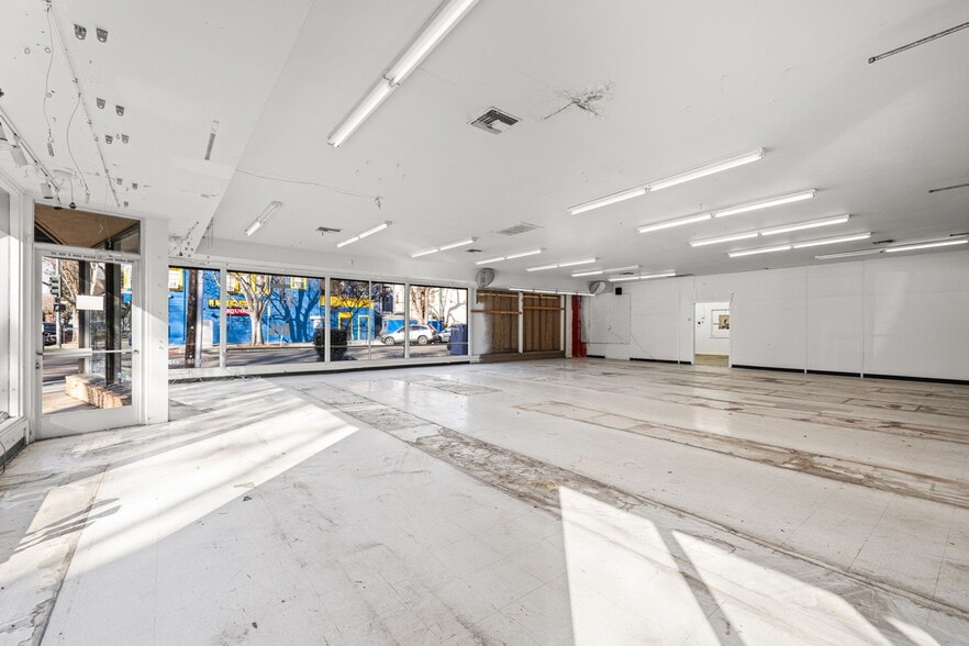 More Photos Of 2601 J St, Sacramento Freestanding For Lease