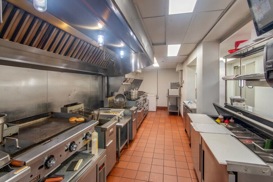 More Photos Of 542-546 S Telegraph Rd, Monroe Restaurant For Sale