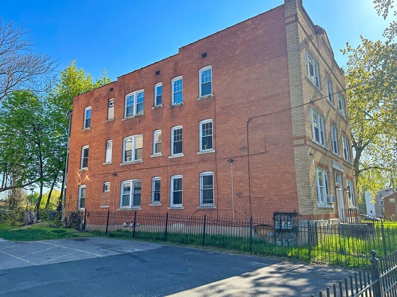 More Photos Of 256-258 Mather St, Hartford Apartments For Sale