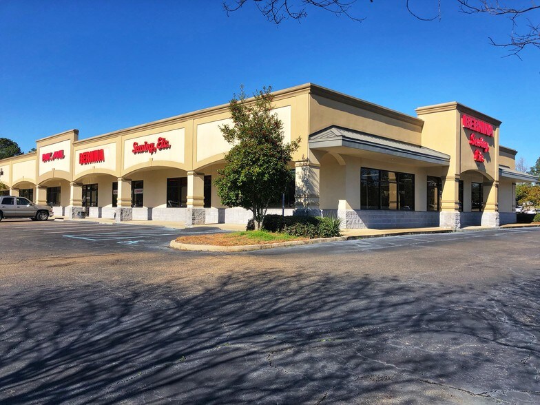 Primary Photo Of 665 S Pear Orchard Rd, Ridgeland General Retail For Sale