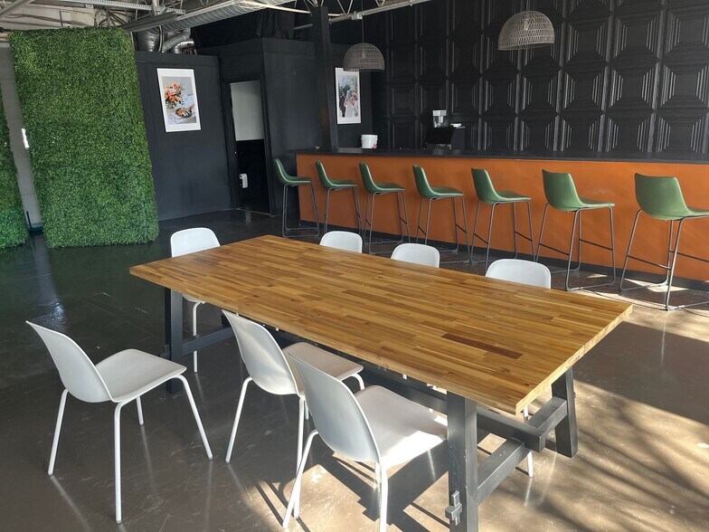 More Photos Of 642 Virginia Ave, Indianapolis Storefront For Lease