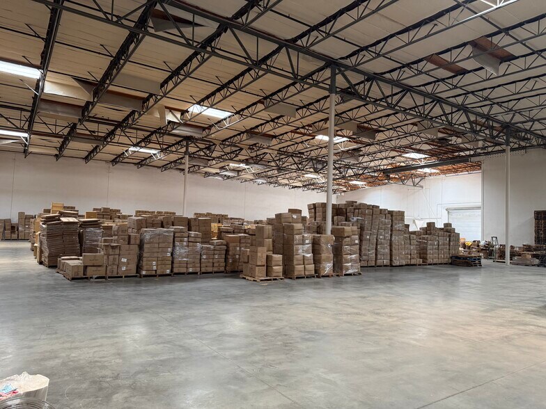 More Photos Of 3351B Grapevine St, Jurupa Valley Manufacturing For Sale